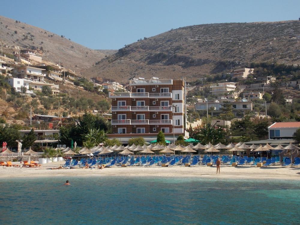 Mucobega Hotel Sarandë Exterior foto