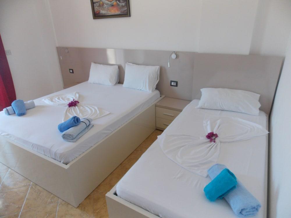 Mucobega Hotel Sarandë Exterior foto