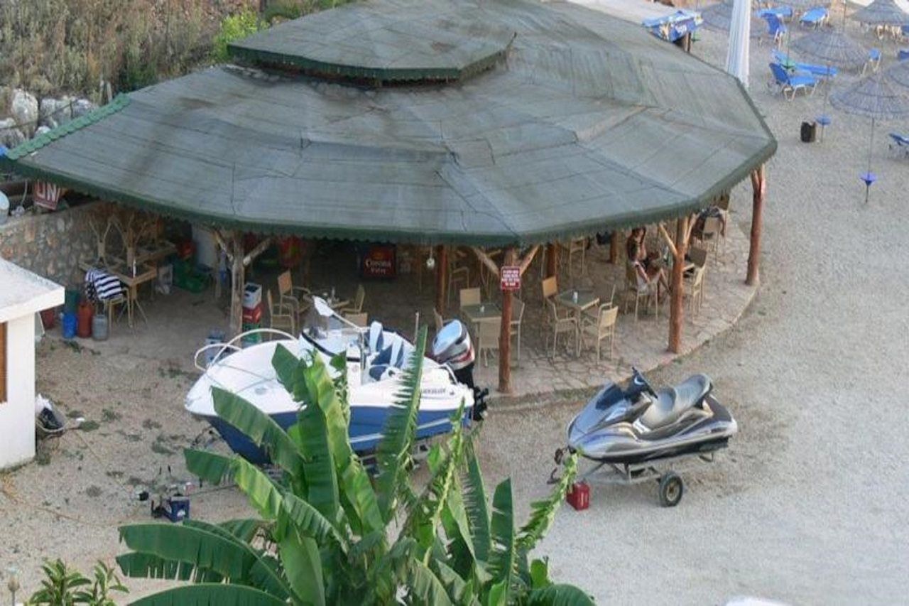 Mucobega Hotel Sarandë Exterior foto
